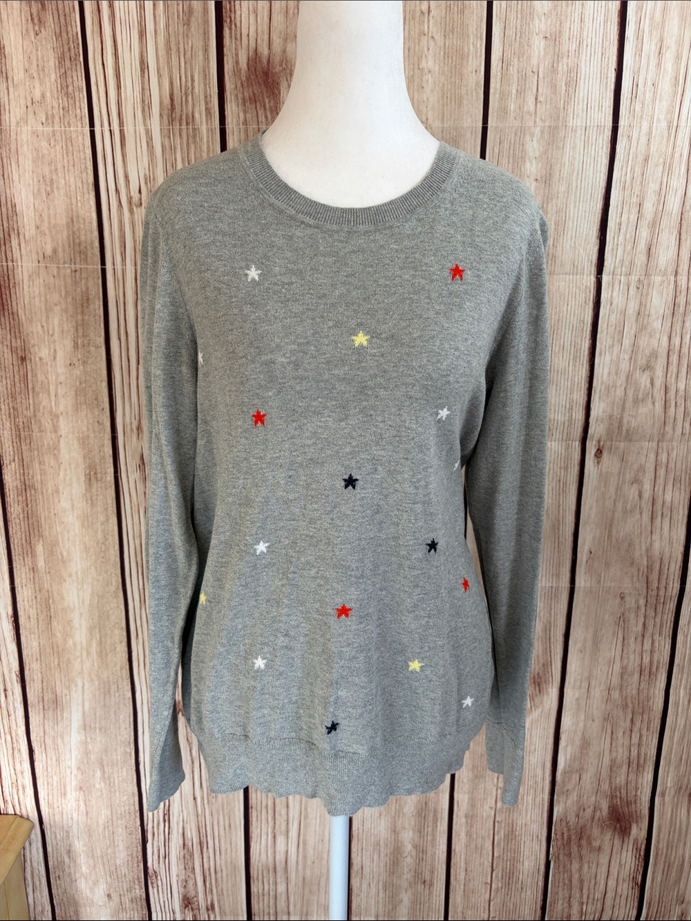 Banana Republic Grey Crewneck Lightweight Sweater w/ Multicolor Star Embroidery